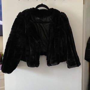 FASHION TO FIGURE FAUX FUR SHRUG BLK SIZE 0